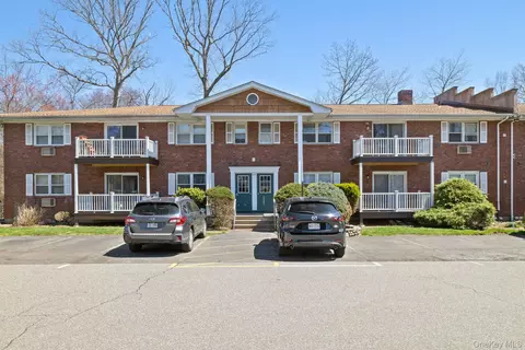 84 Demarest Ave #11, Clarkstown, NY 10994