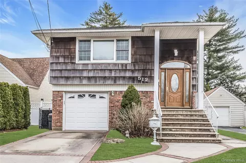512 Elm St, West Hempstead, NY 11552