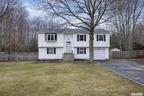 1983 William Floyd Pkwy, Ridge, NY 11961
