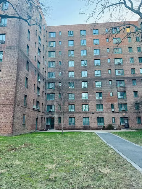 1561 Metropolitan Ave #TB, New York, NY 10462