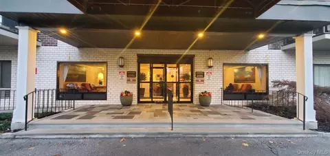 160 Academy St #3L, Poughkeepsie, NY 12601