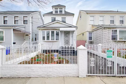 9031 204th St, New York, NY 11423