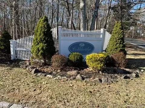 33 Bass Ct, Manorville, NY 11949