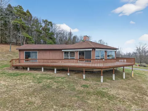 963 Mountain Rd, Greenville, NY 12771
