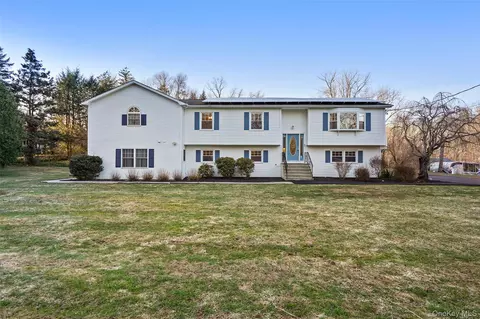 1356 Artis Rd, Yorktown, NY 10588