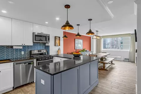 345 E 93rd St #11DE, New York, NY 10128