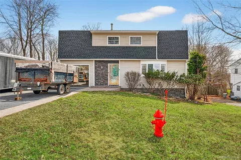 48 Connors Rd, Middletown, NY 10941