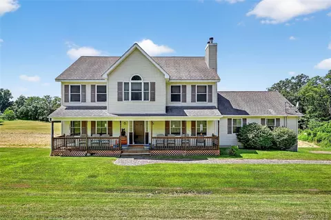 15 Old Dominion Rd, Blooming Grove, NY 10914