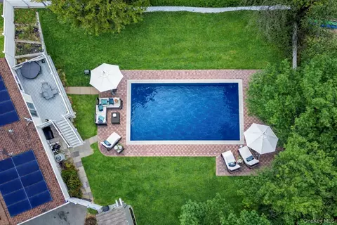 72 S Mary Francis St, Orangetown, NY 10983