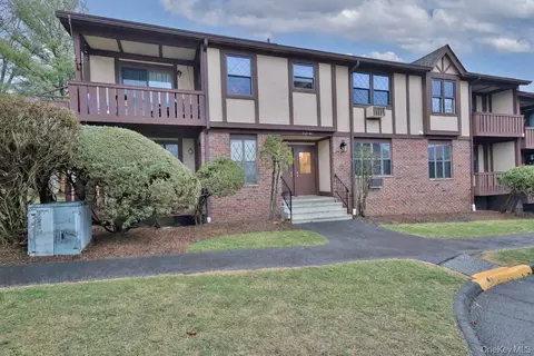 362 Sierra Vista Ln, Clarkstown, NY 10989