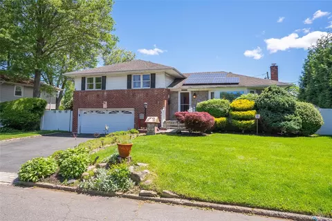 2544 New York Ave, Melville, NY 11747