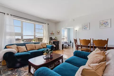 Living - 37 Summit Ave #3A, Rye Town, NY 10573 photo 1 of 4