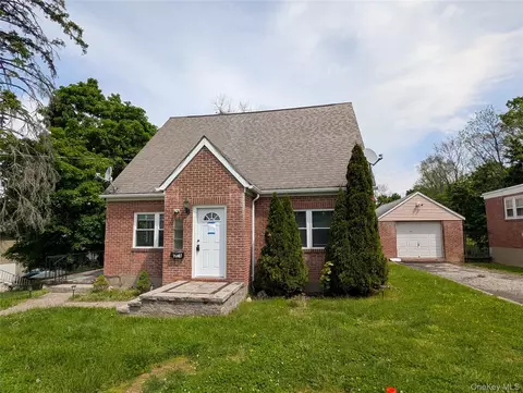 374 South St, Newburgh, NY 12550