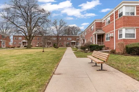 87-18 Marengo St #2B, Hollis, NY 11423