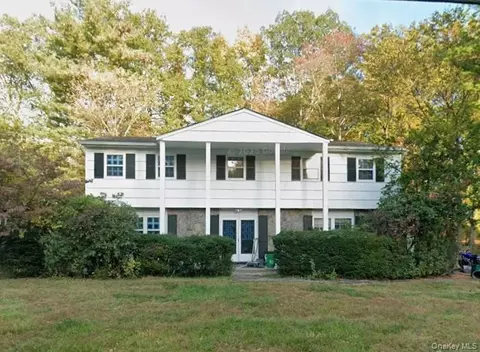 6 Balmoral Dr, Ramapo, NY 10977