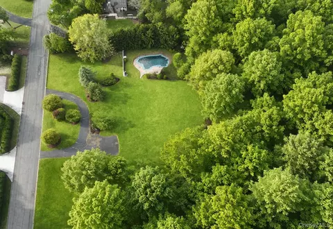 17 Briarwood Ln, Ramapo, NY 10901