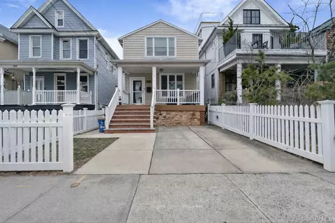 148 Beach 93rd St, Rockaway Beach, NY 11693