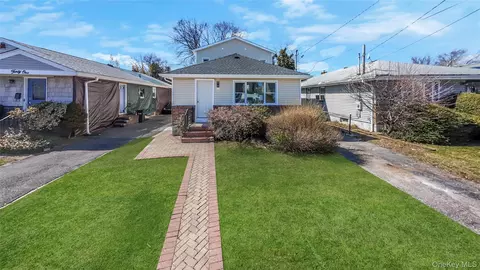 37 Lancaster Pl, Hempstead, NY 11550