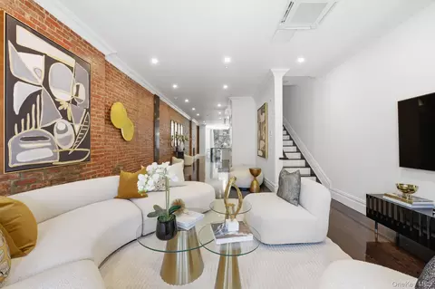 236 W 112th St # 2, New York, NY 10026