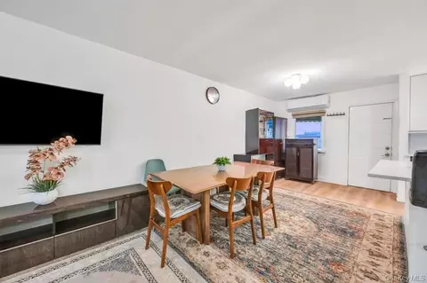 Dining - 2033 E 68th St, Brooklyn, NY 11234 photo 1 of 2