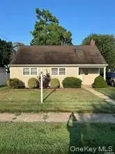31 William St, Copiague, NY 11726