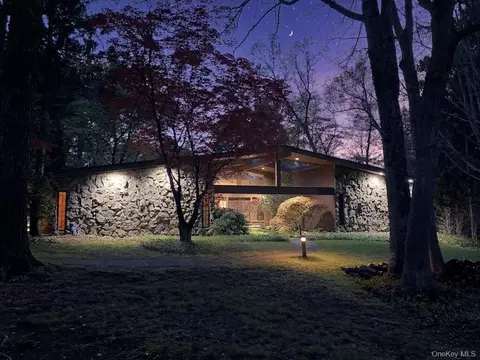 1 Druid Ct, Ramapo, NY 10901