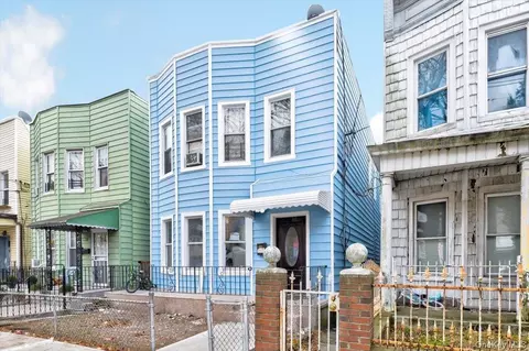 1439 Zerega Ave, New York, NY 10462