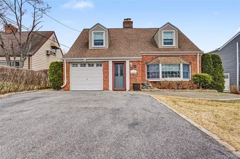 25 Joyce Rd, Eastchester, NY 10709