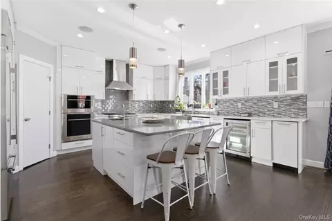 31-12 Buell St, New York, NY 11369