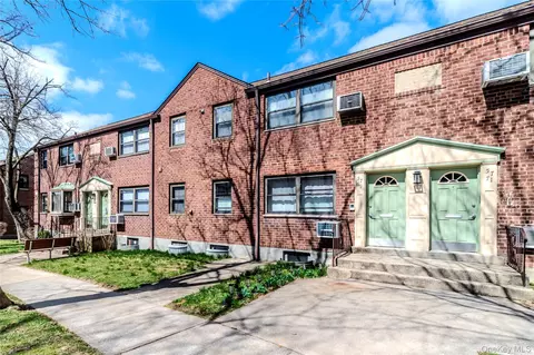 57-69 246th Cres #A3, Douglaston, NY 11362