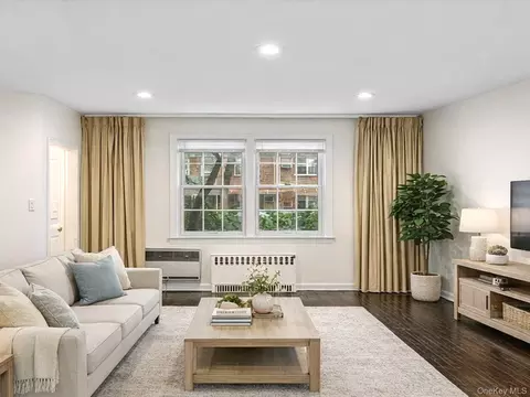 75-23 168 St, New York, NY 11366