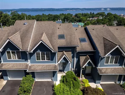 33 Village Gate Way #33, Orangetown, NY 10960