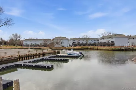 23 Library Ave #1, Westhampton Beach, NY 11978