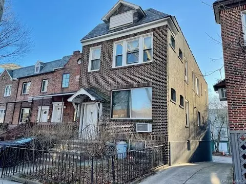 39-47 49th St, New York, NY 11104