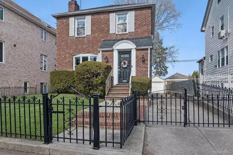 63-35 Alderton St, New York, NY 11374