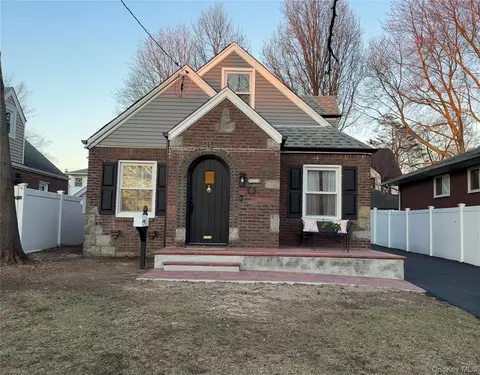 217 Wilson St, West Hempstead, NY 11552