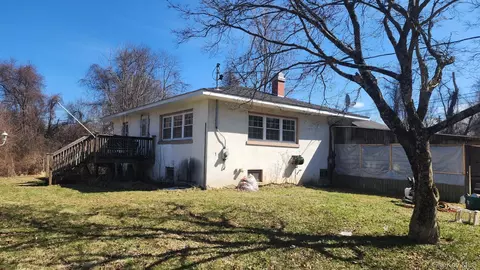 158 Schlueter Dr, East Fishkill, NY 12533