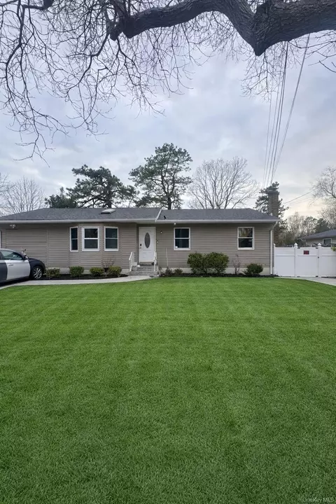 264 N Bicycle Path, Selden, NY 11784