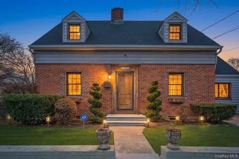 3318 Polo Pl, New York, NY 10465