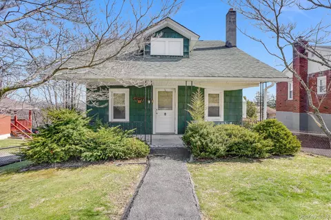 45 Orchard St, Marlboro, NY 12542