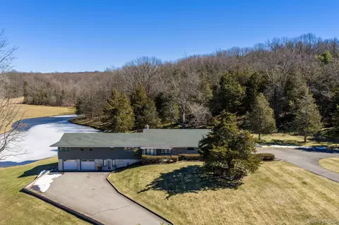 736 State Route 94 N, Florida, NY 10921