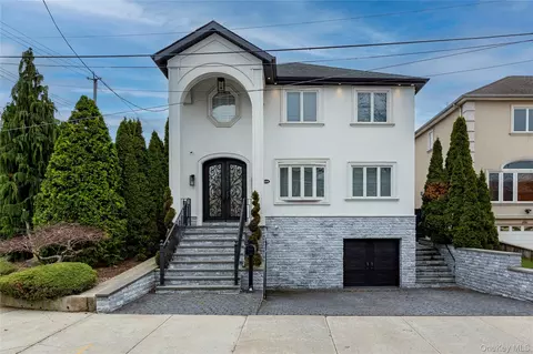 15496 Riverside Dr, New York, NY 11357