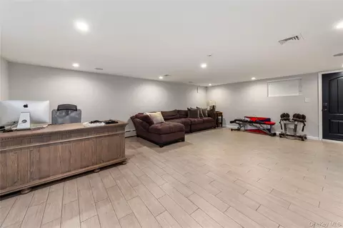 Other - 15496 Riverside Dr, New York, NY 11357 photo 7 of 8