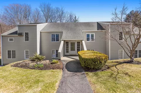 104 Holly Stream Ct, Southeast, NY 10509