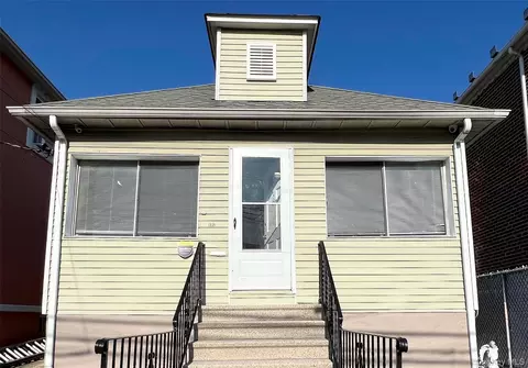 830 Vincent Ave, New York, NY 10465