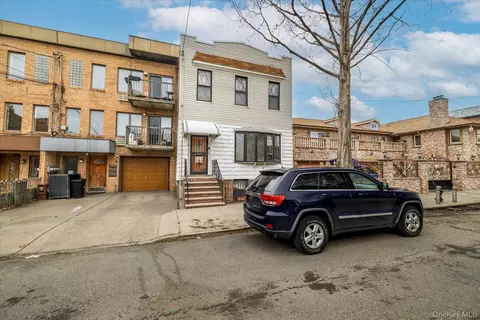 6019 60th Dr, New York, NY 11378
