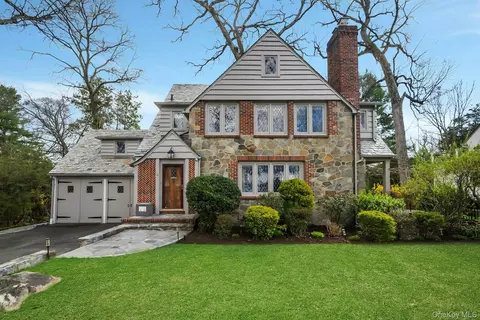 12 Barclay Rd, Greenburgh, NY 10583
