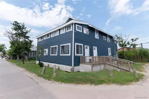 597 Bayberry Walk, Ocean Beach, NY 11770