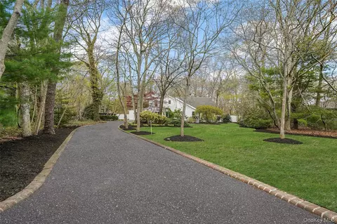 61 Park Ave, Blue Point, NY 11715