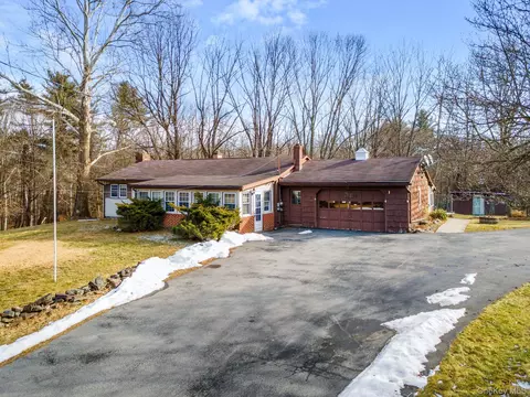50 Brola Rd, Wallkill, NY 10940